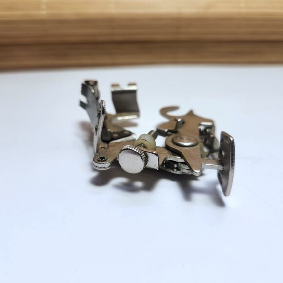 Singer Ruffler Foot Attachment 86742 For Singer Sewing Machine Low Shank - Picture 6 of 8